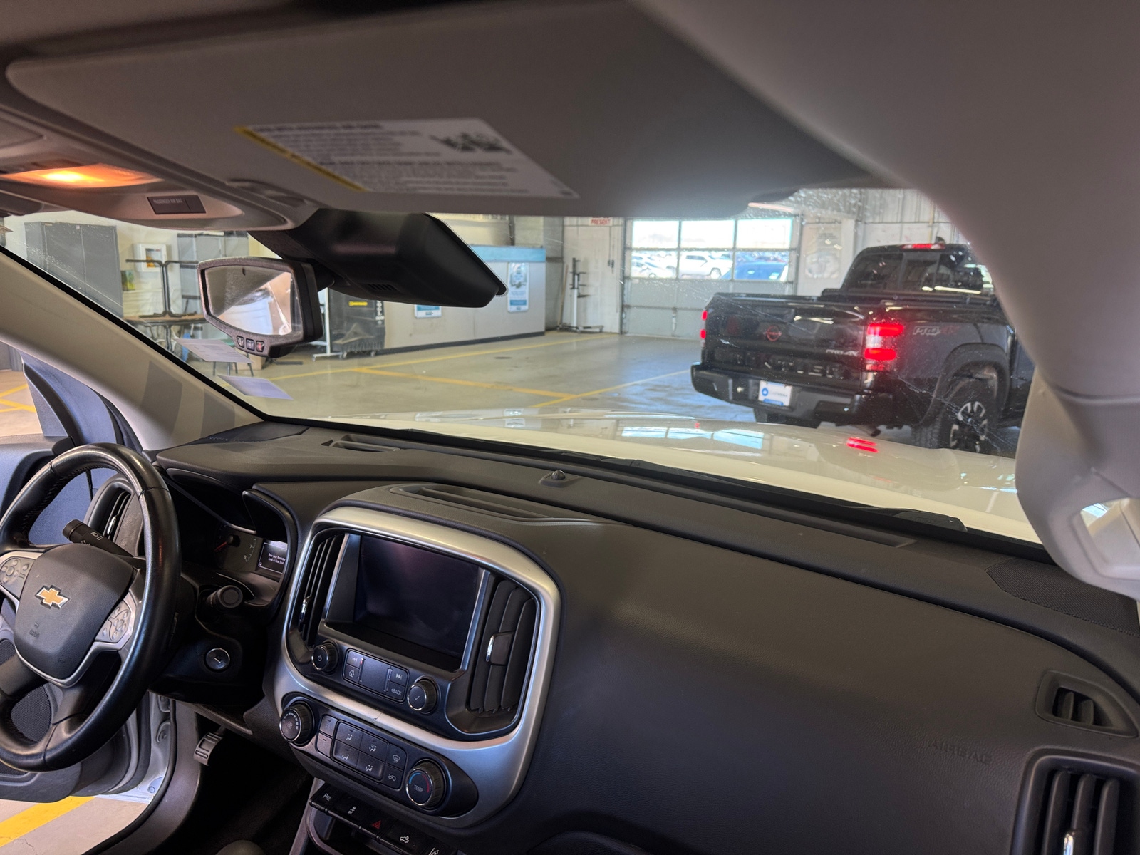 Thumbnail: 2022 Chevrolet Colorado - 3