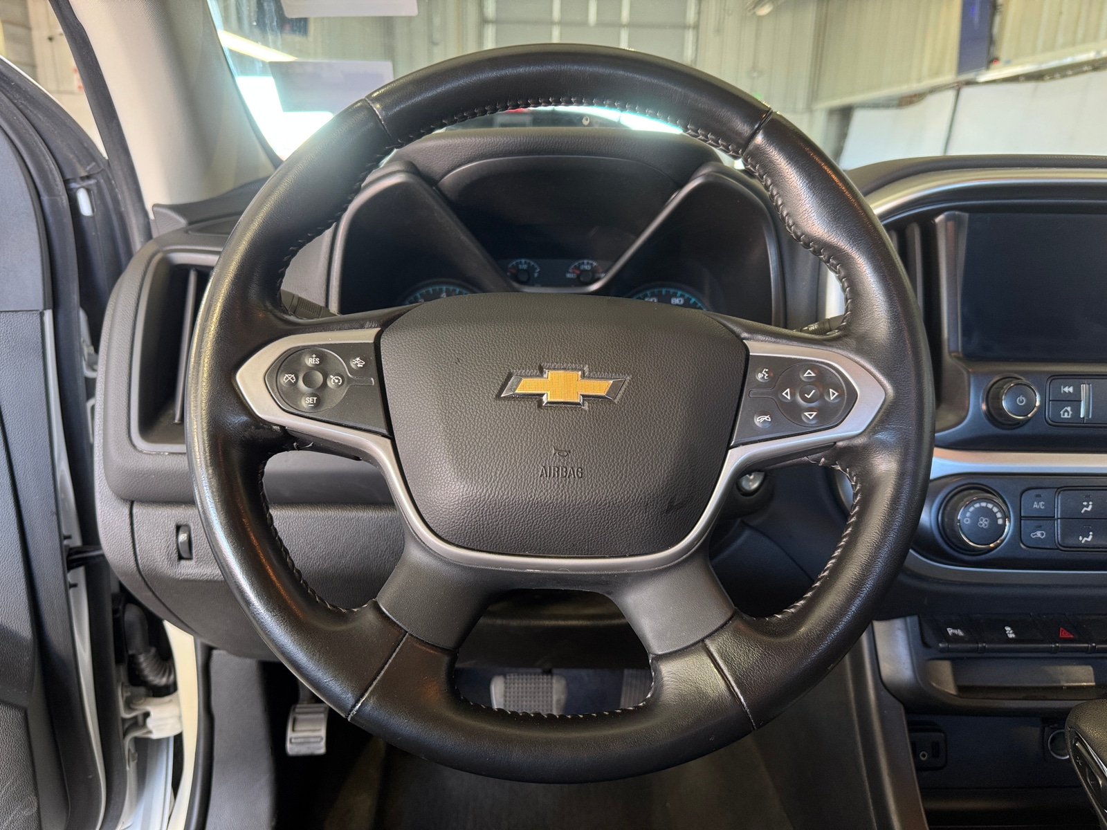 Thumbnail: 2022 Chevrolet Colorado - 5