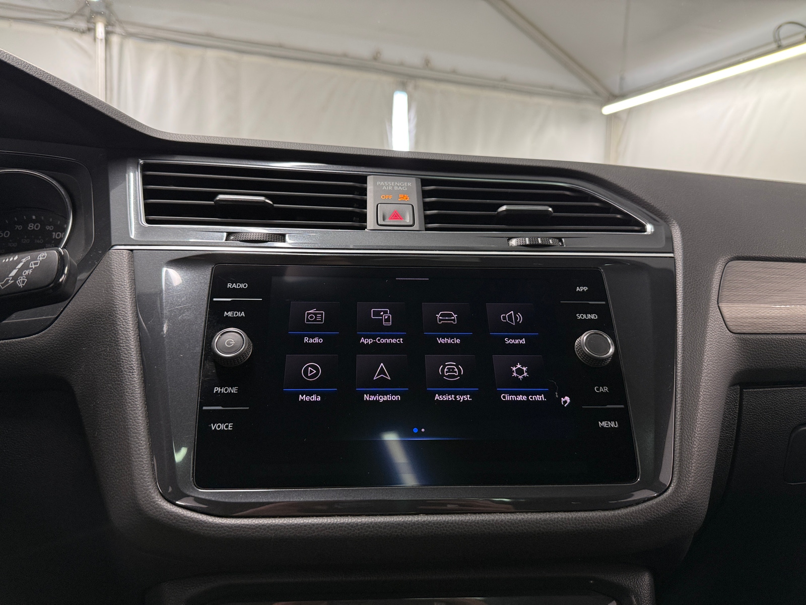 Thumbnail: 2021 Volkswagen Tiguan - 3