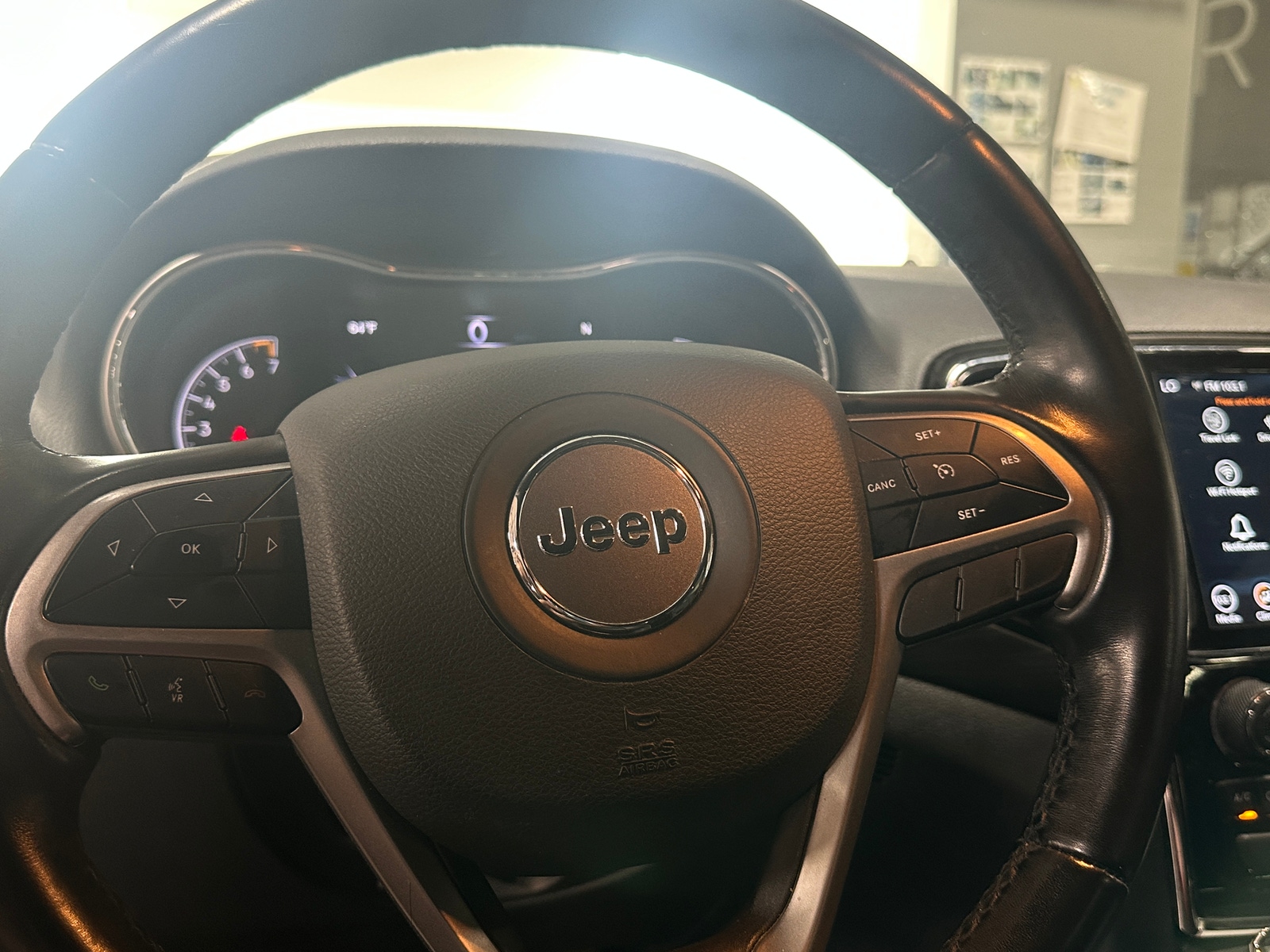 Thumbnail: 2022 Jeep Grand Cherokee - 5