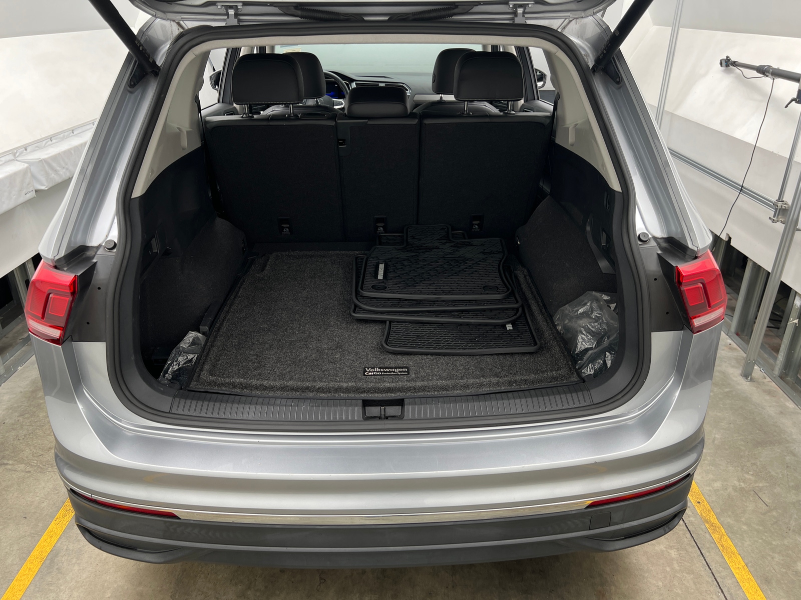 Thumbnail: 2022 Volkswagen Tiguan - 6