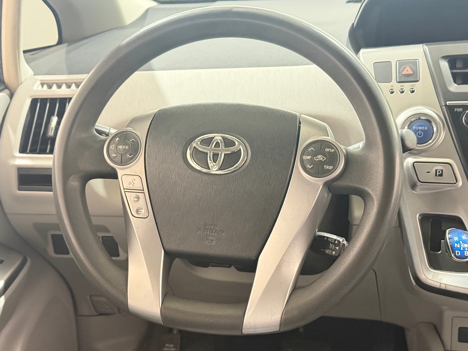 Thumbnail: 2017 Toyota Prius v - 5