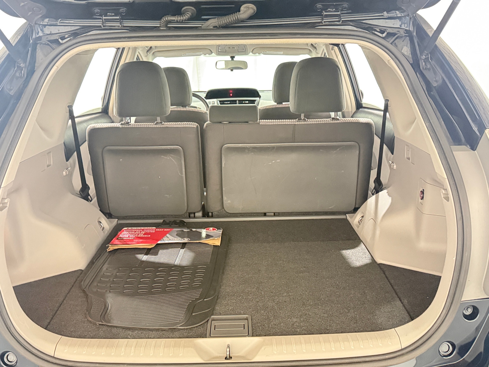 Thumbnail: 2017 Toyota Prius v - 7