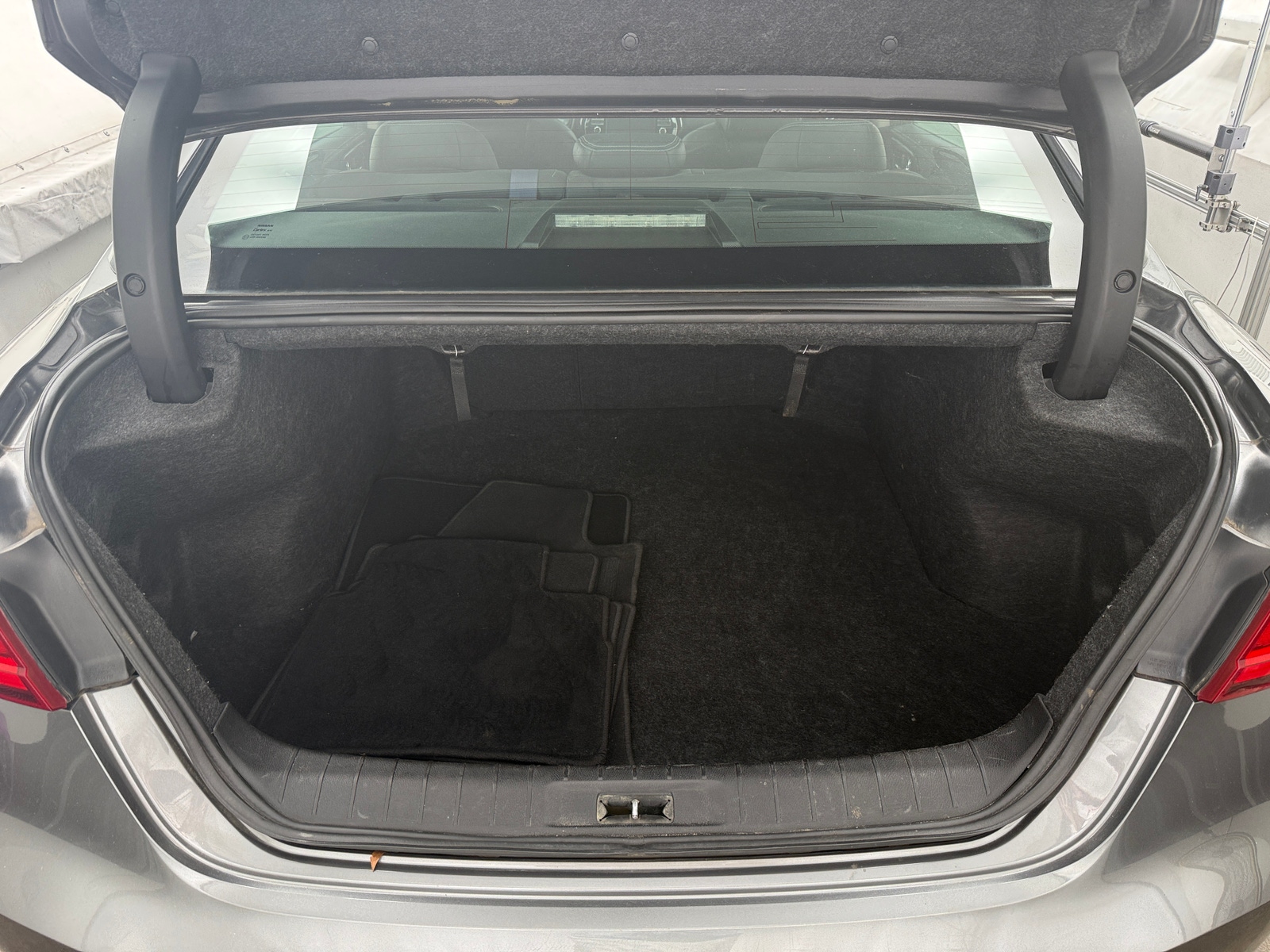 Thumbnail: 2017 Nissan Maxima - 6