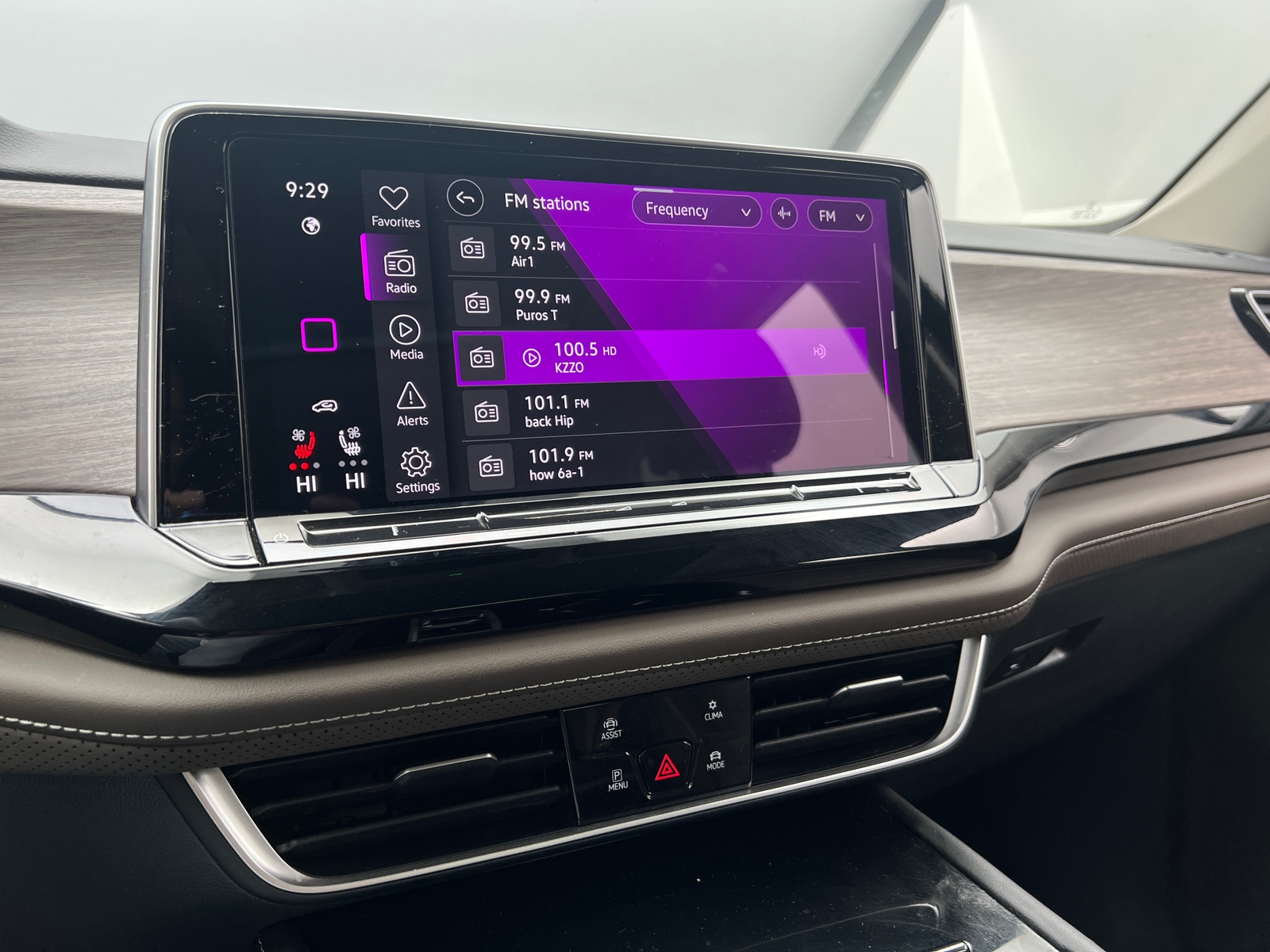 Thumbnail: 2024 Volkswagen Atlas - 3