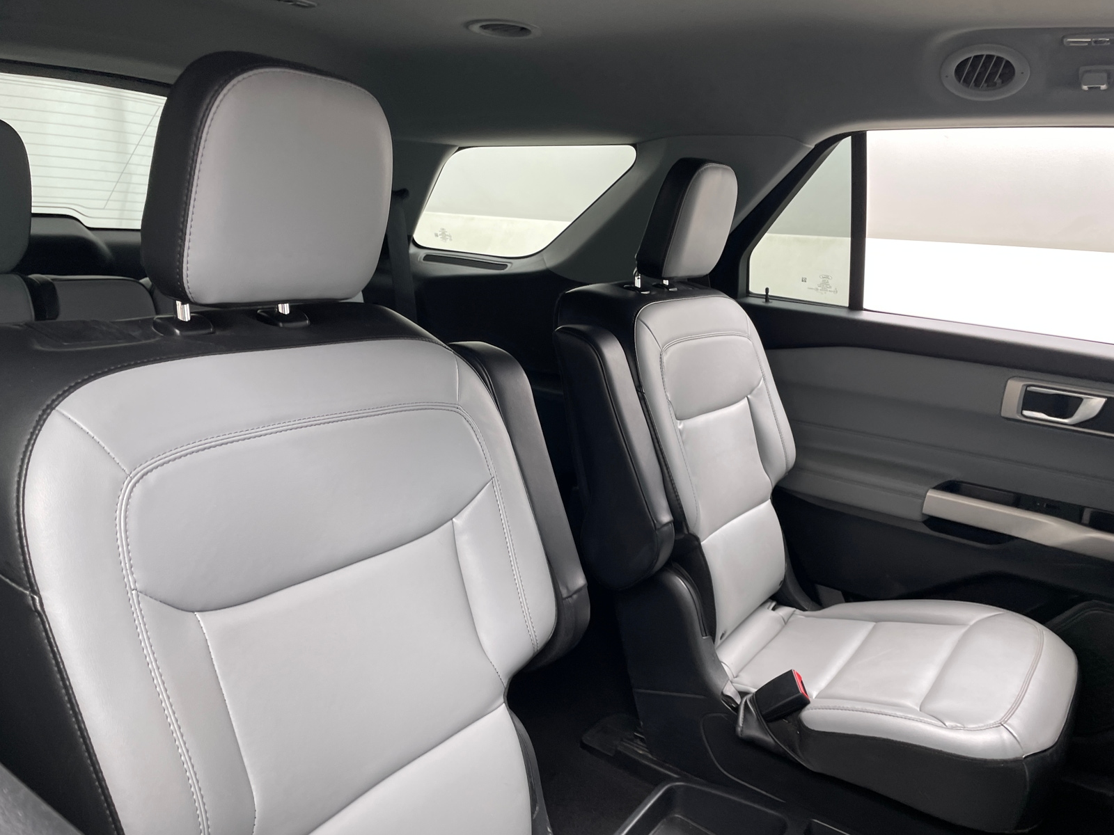 Thumbnail: 2021 Ford Explorer - 6