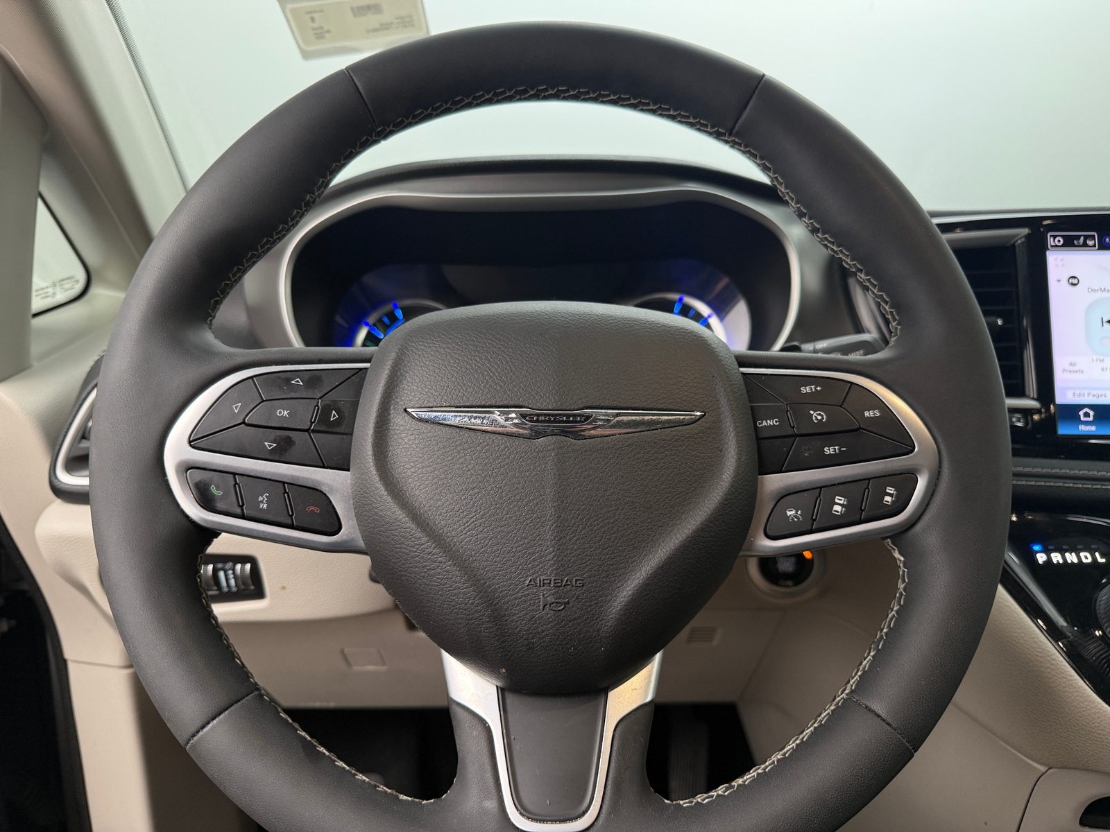 Thumbnail: 2022 Chrysler Pacifica - 4