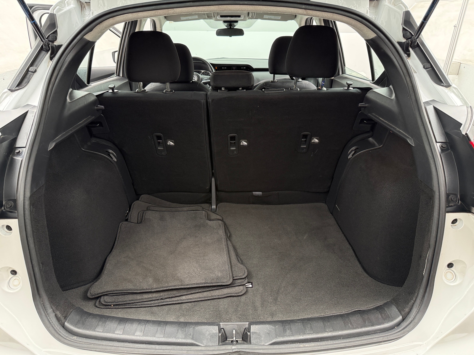 Thumbnail: 2022 Nissan Kicks - 7