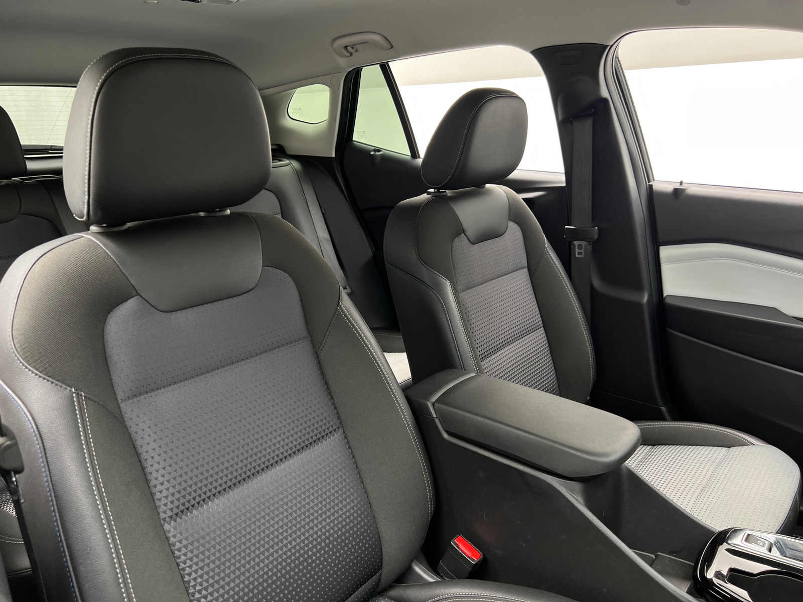 Thumbnail: 2025 Chevrolet Trax - 2