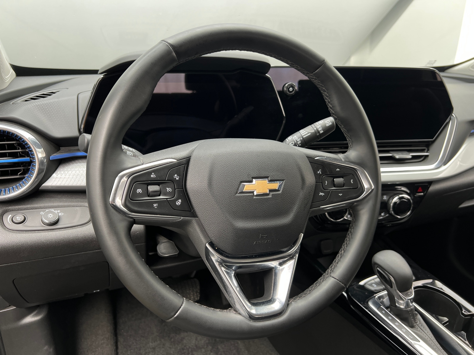 Thumbnail: 2025 Chevrolet Trax - 5