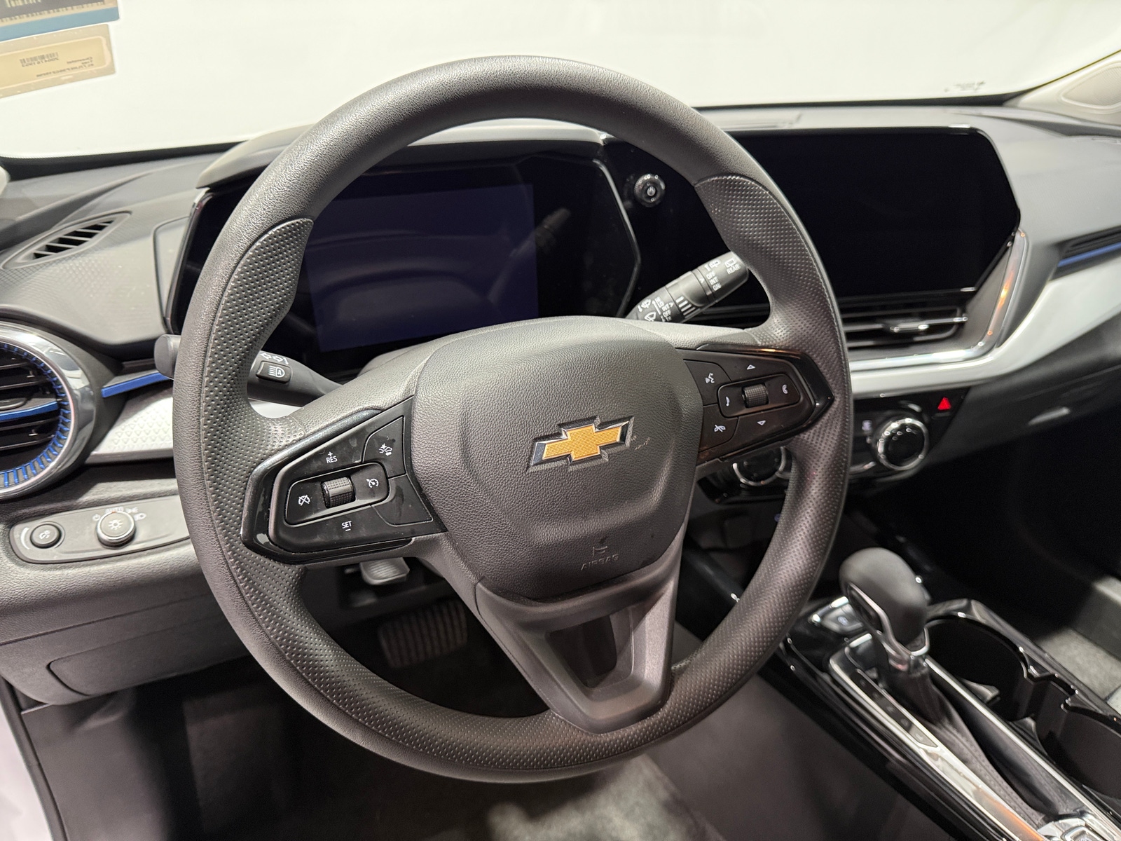 Thumbnail: 2025 Chevrolet Trax - 5