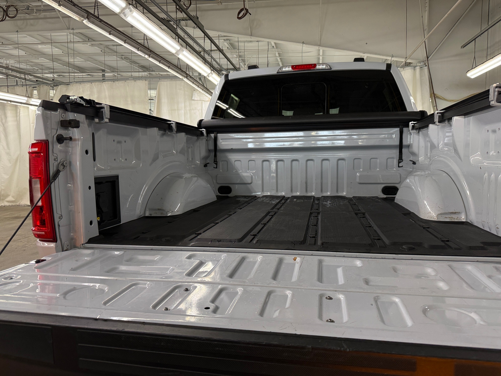 Thumbnail: 2022 Ford Econoline - 7