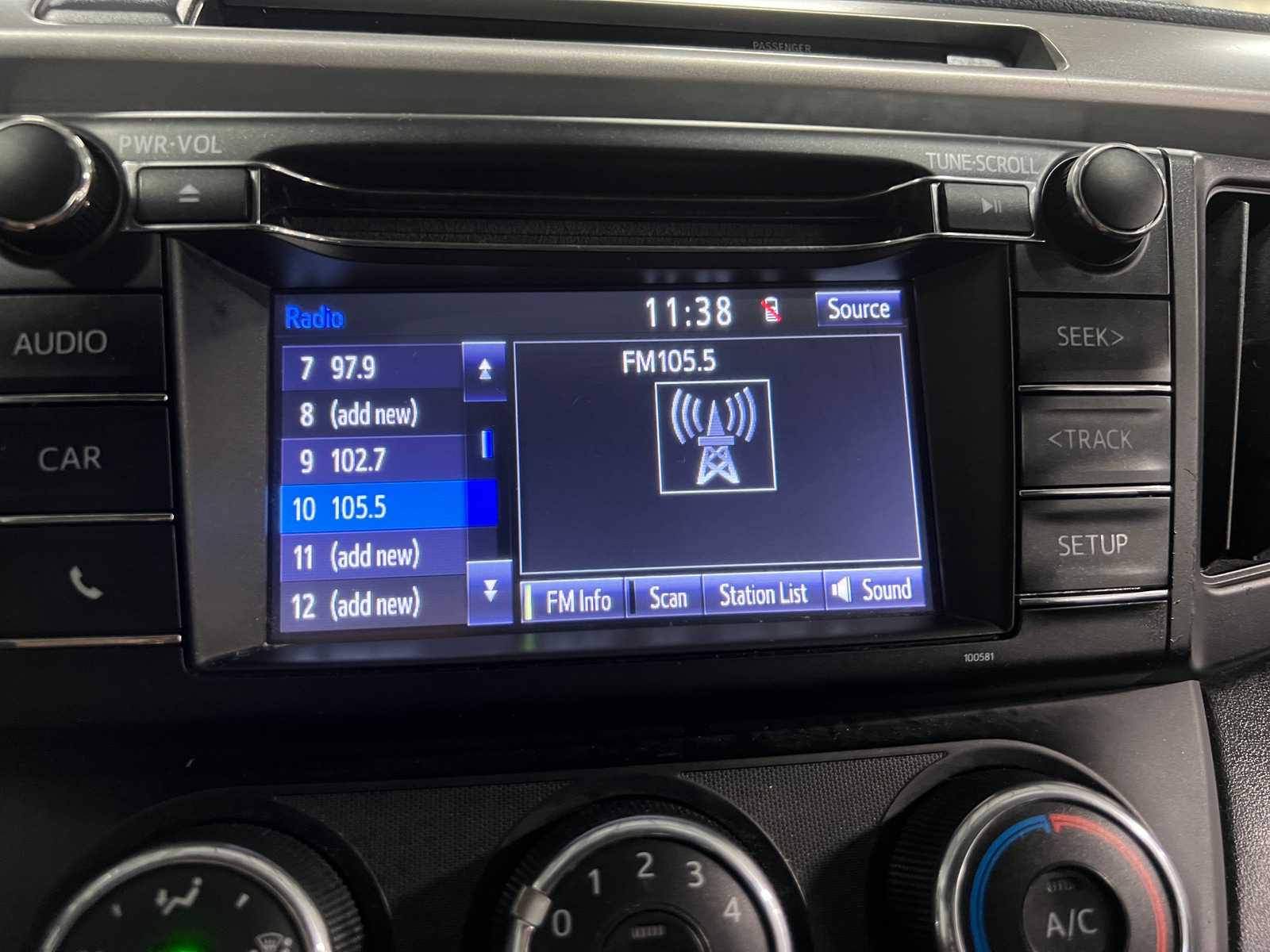 Thumbnail: 2016 Toyota RAV4 - 4