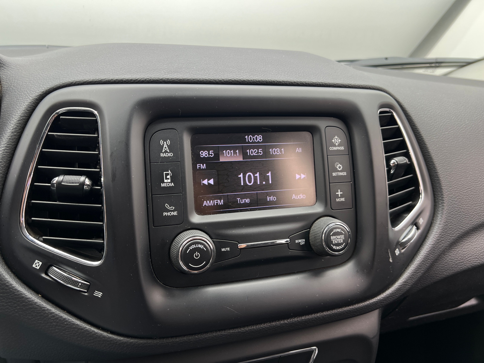 Thumbnail: 2018 Jeep Compass - 4