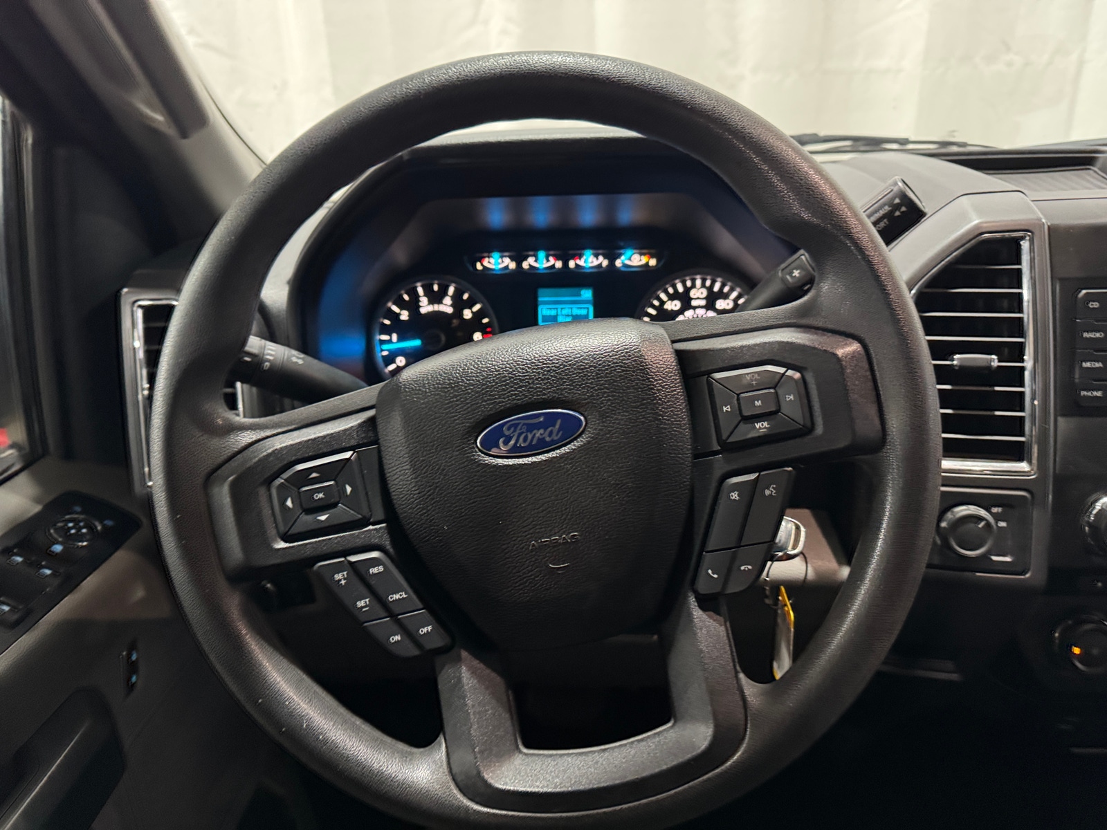 Thumbnail: 2016 Ford Econoline - 5