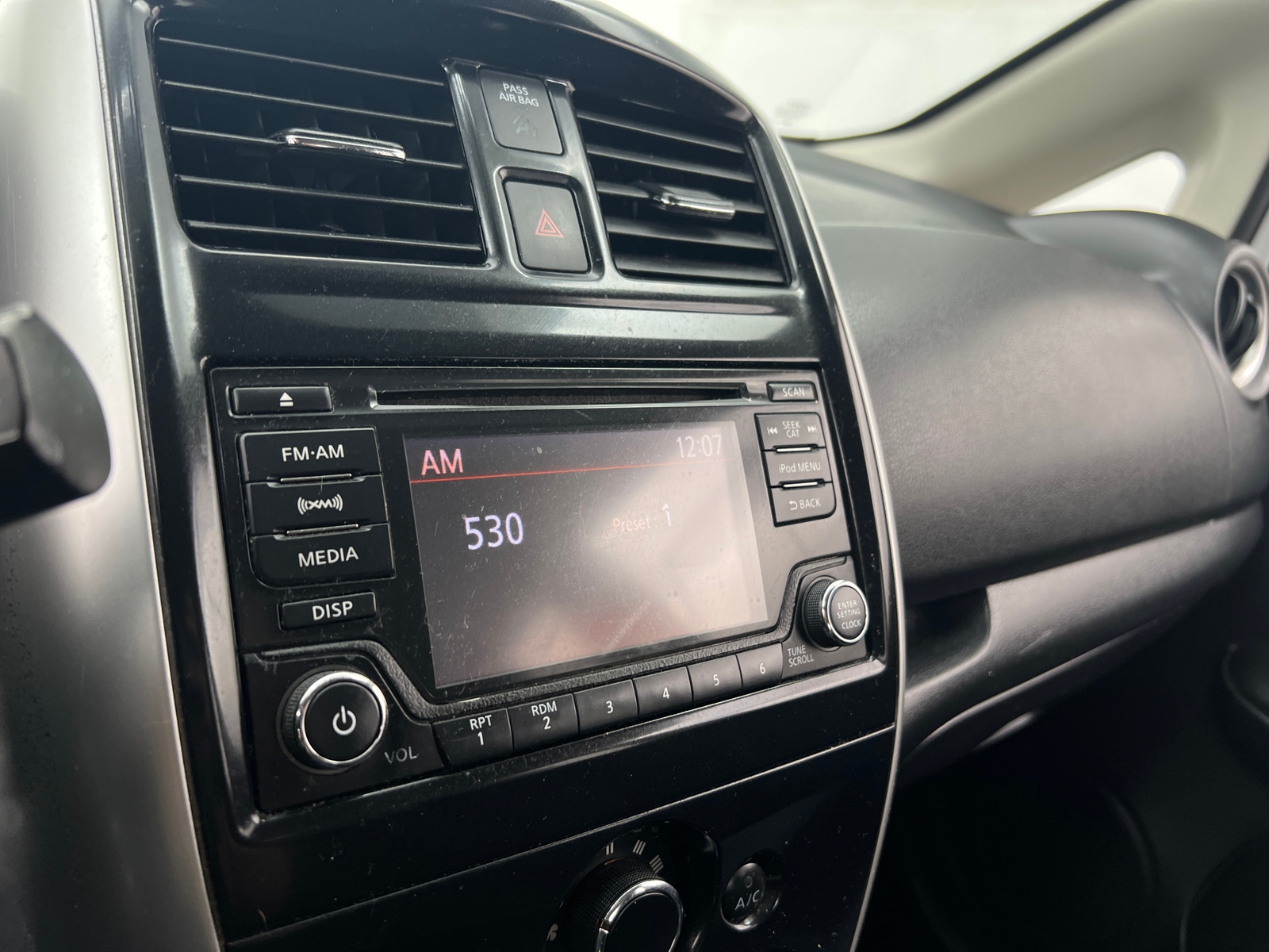 Thumbnail: 2017 Nissan Versa Note - 4