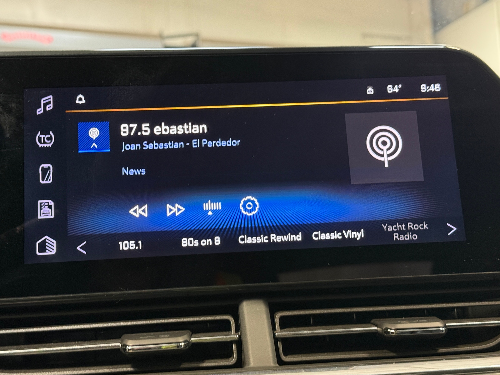 Thumbnail: 2025 Chevrolet Trax - 4