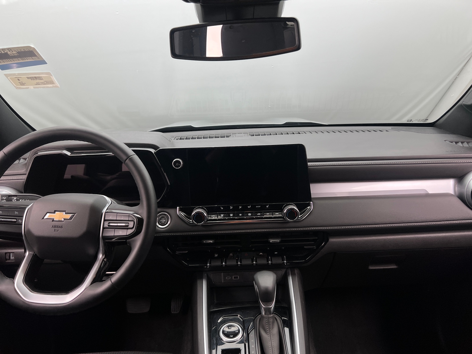 Thumbnail: 2023 Chevrolet Colorado - 3