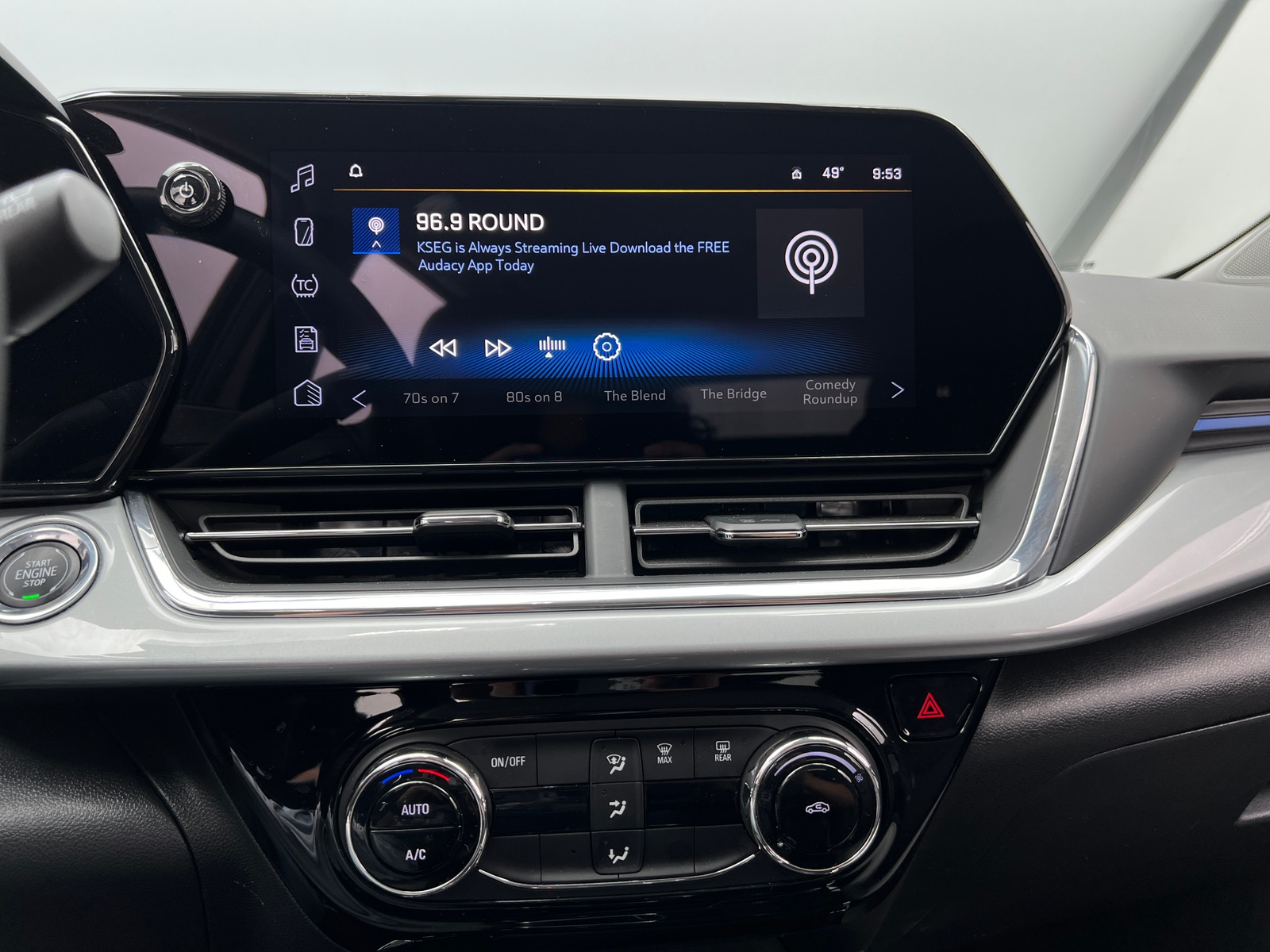 Thumbnail: 2025 Chevrolet Trax - 4