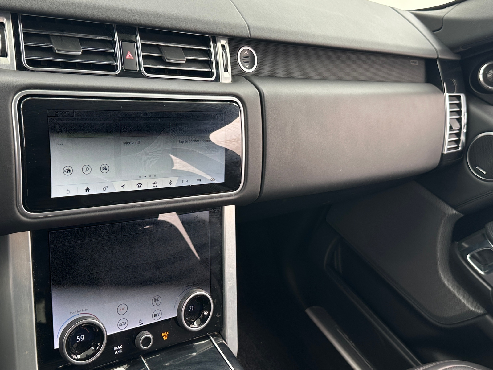 Thumbnail: 2020 Land Rover Range Rover - 3