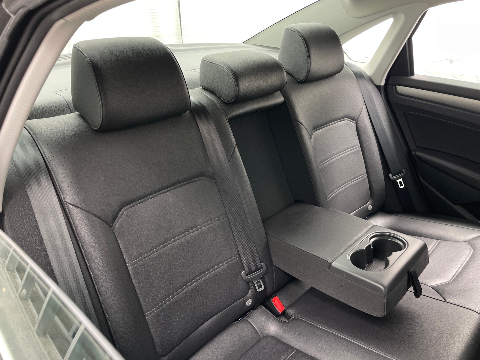 Thumbnail: 2014 Volkswagen Passat - 5