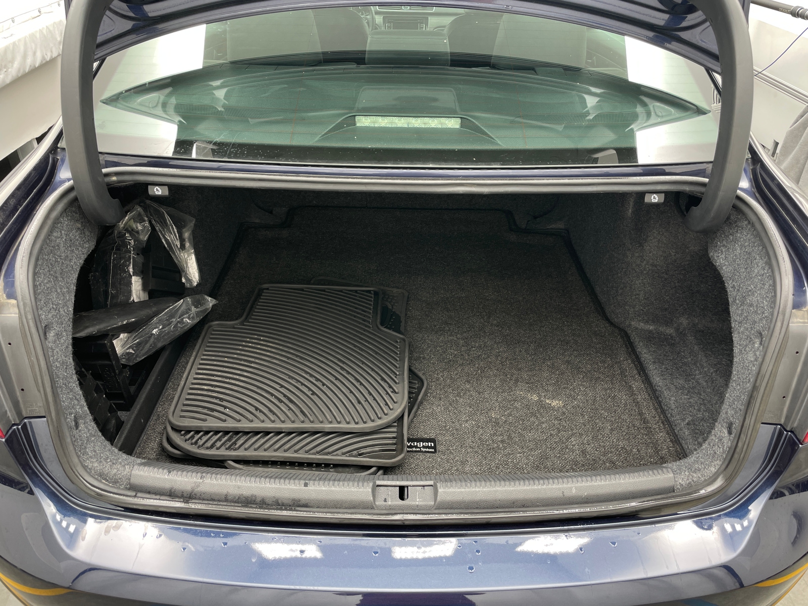 Thumbnail: 2014 Volkswagen Passat - 6