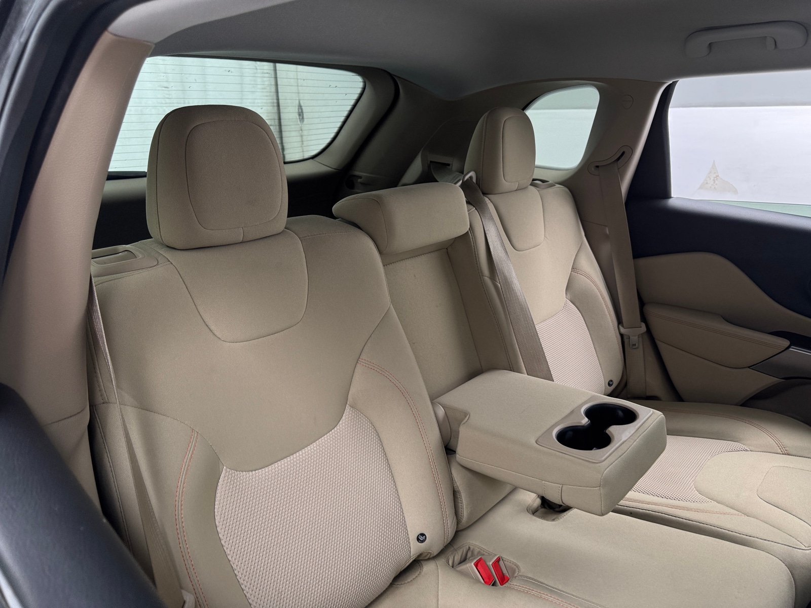 Thumbnail: 2019 Jeep Cherokee - 6