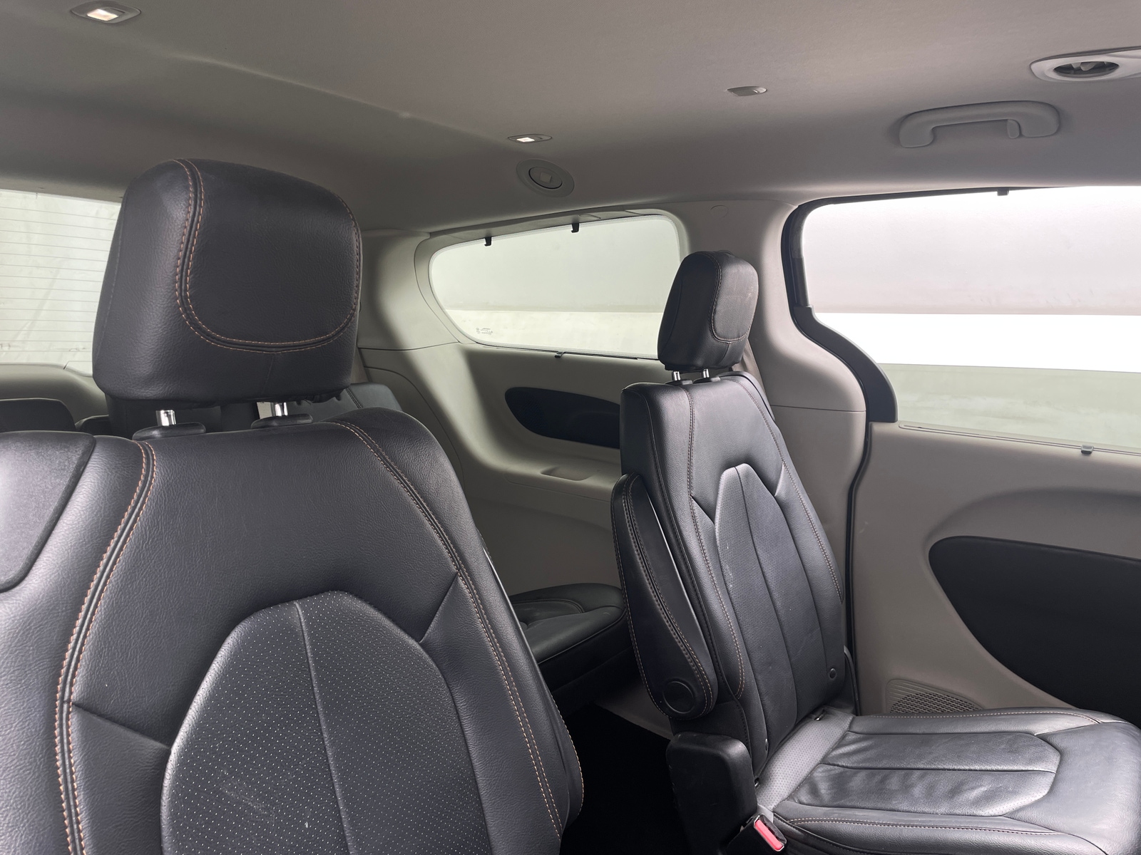 Thumbnail: 2018 Chrysler Pacifica - 5
