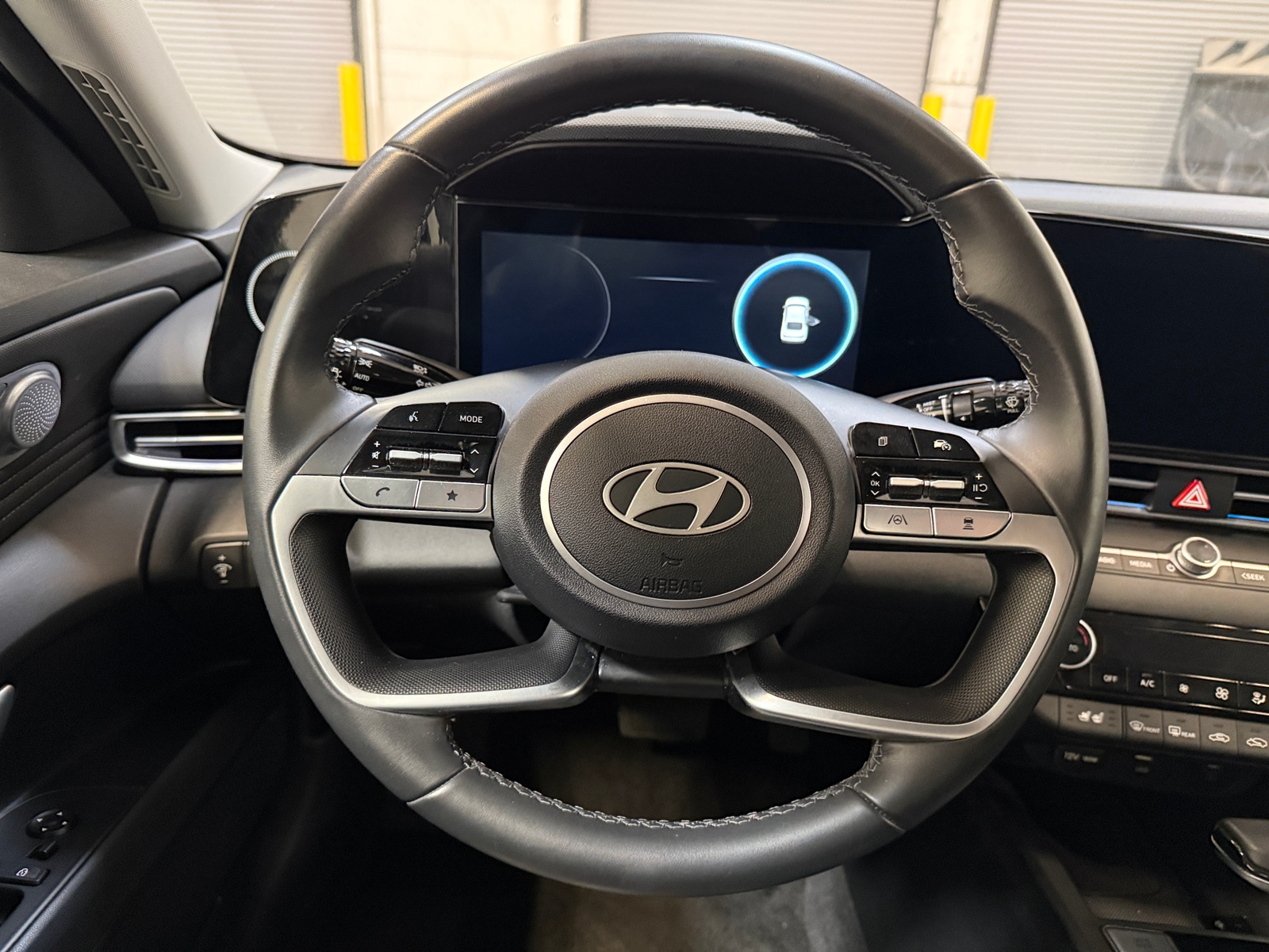 Thumbnail: 2025 Hyundai Elantra - 4