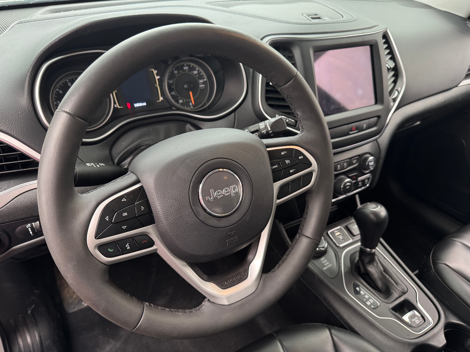 Thumbnail: 2022 Jeep Cherokee - 5