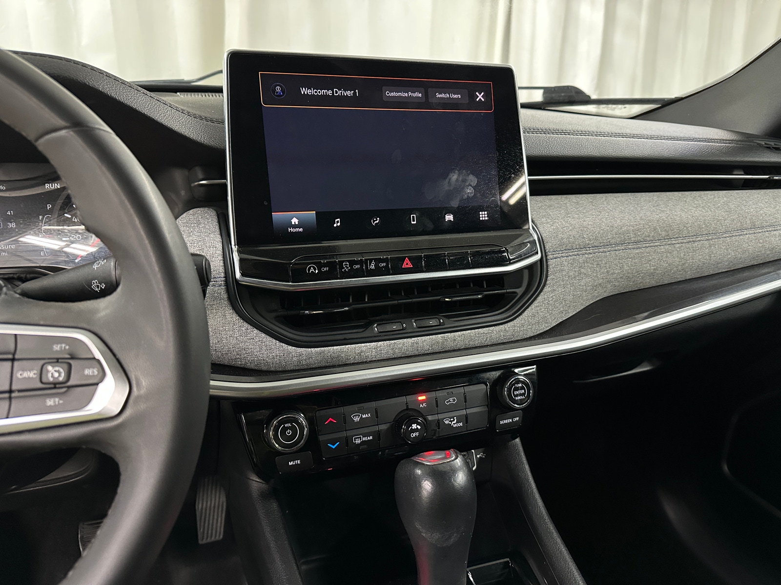 Thumbnail: 2023 Jeep Compass - 4