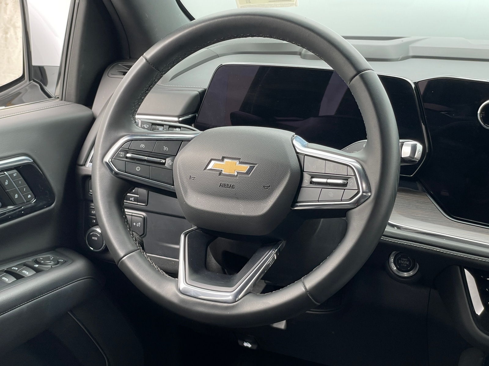 Thumbnail: 2025 Chevrolet Tahoe - 4