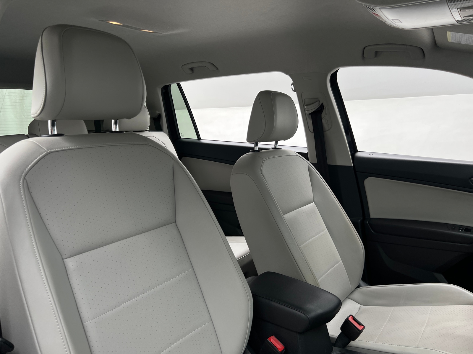 Thumbnail: 2018 Volkswagen Tiguan - 2