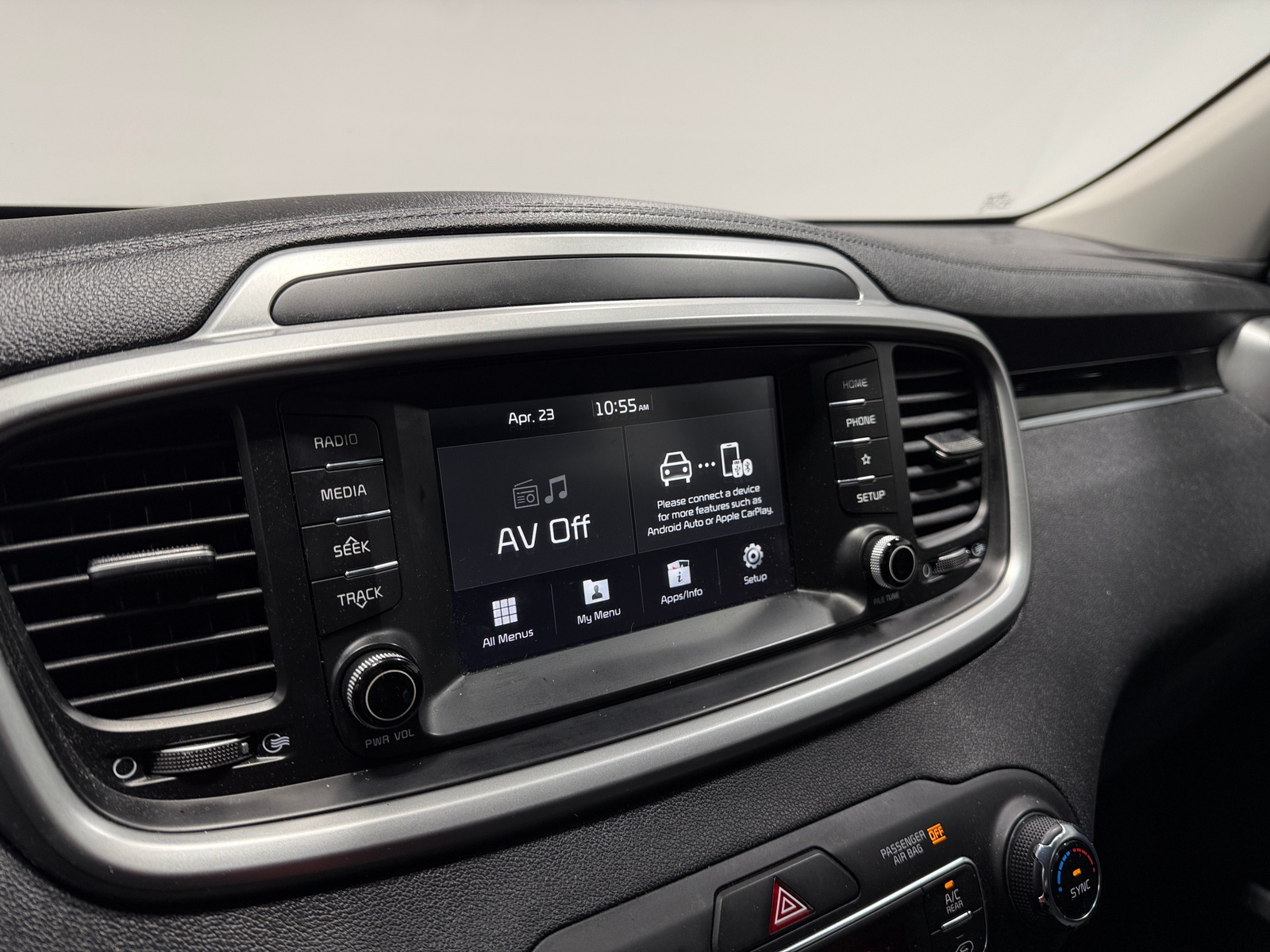 Thumbnail: 2019 Kia Sorento - 4