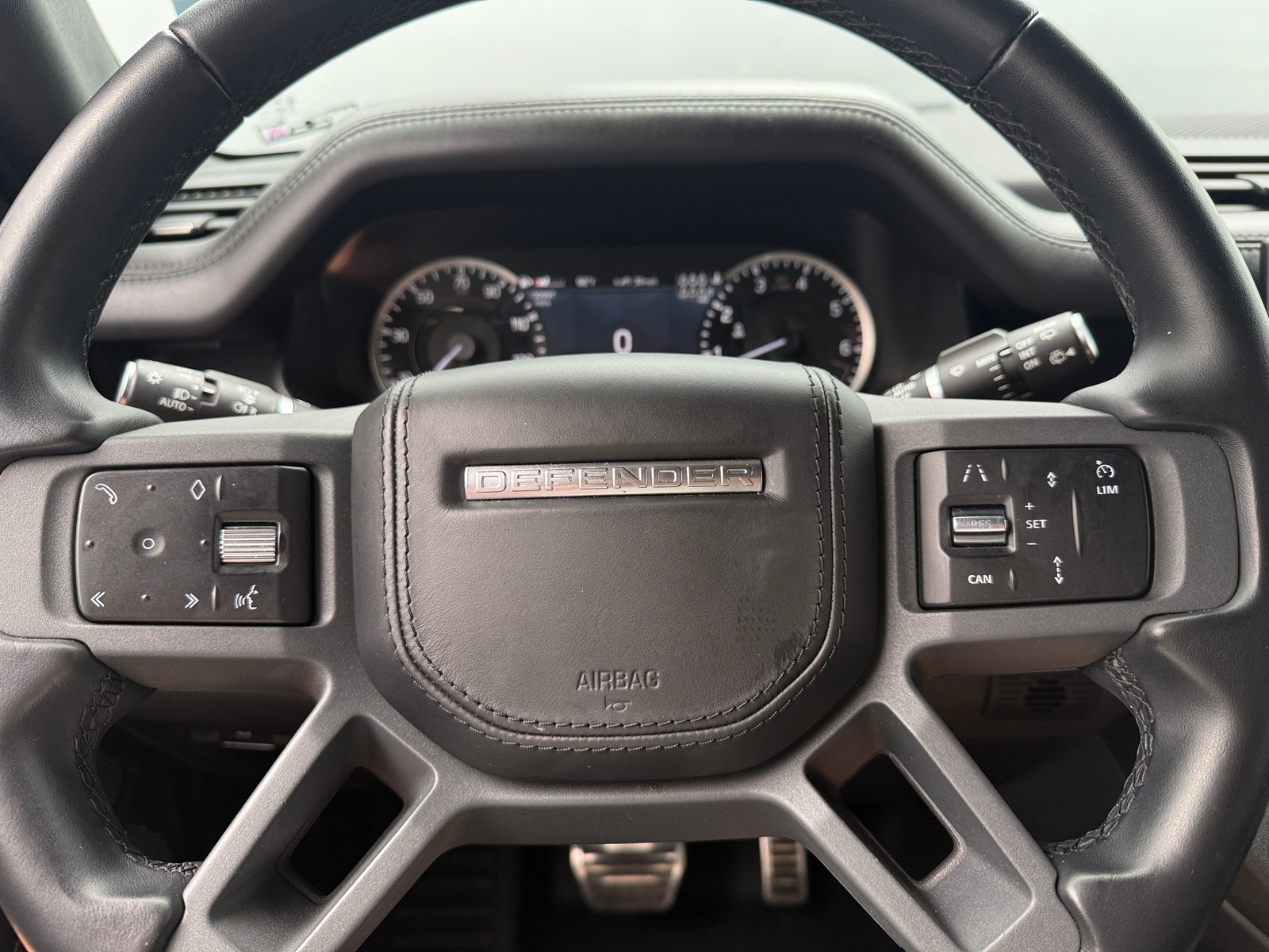 Thumbnail: 2023 Land Rover Defender - 4