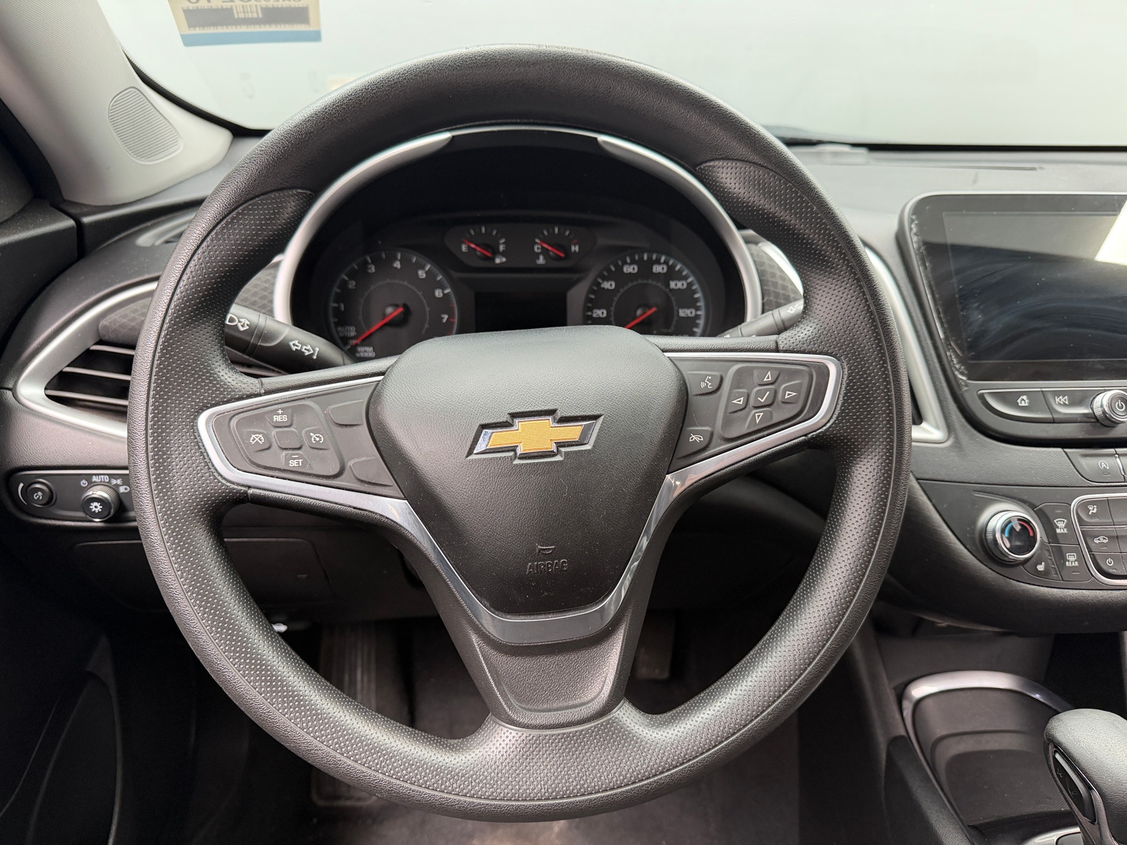 Thumbnail: 2022 Chevrolet Malibu - 5