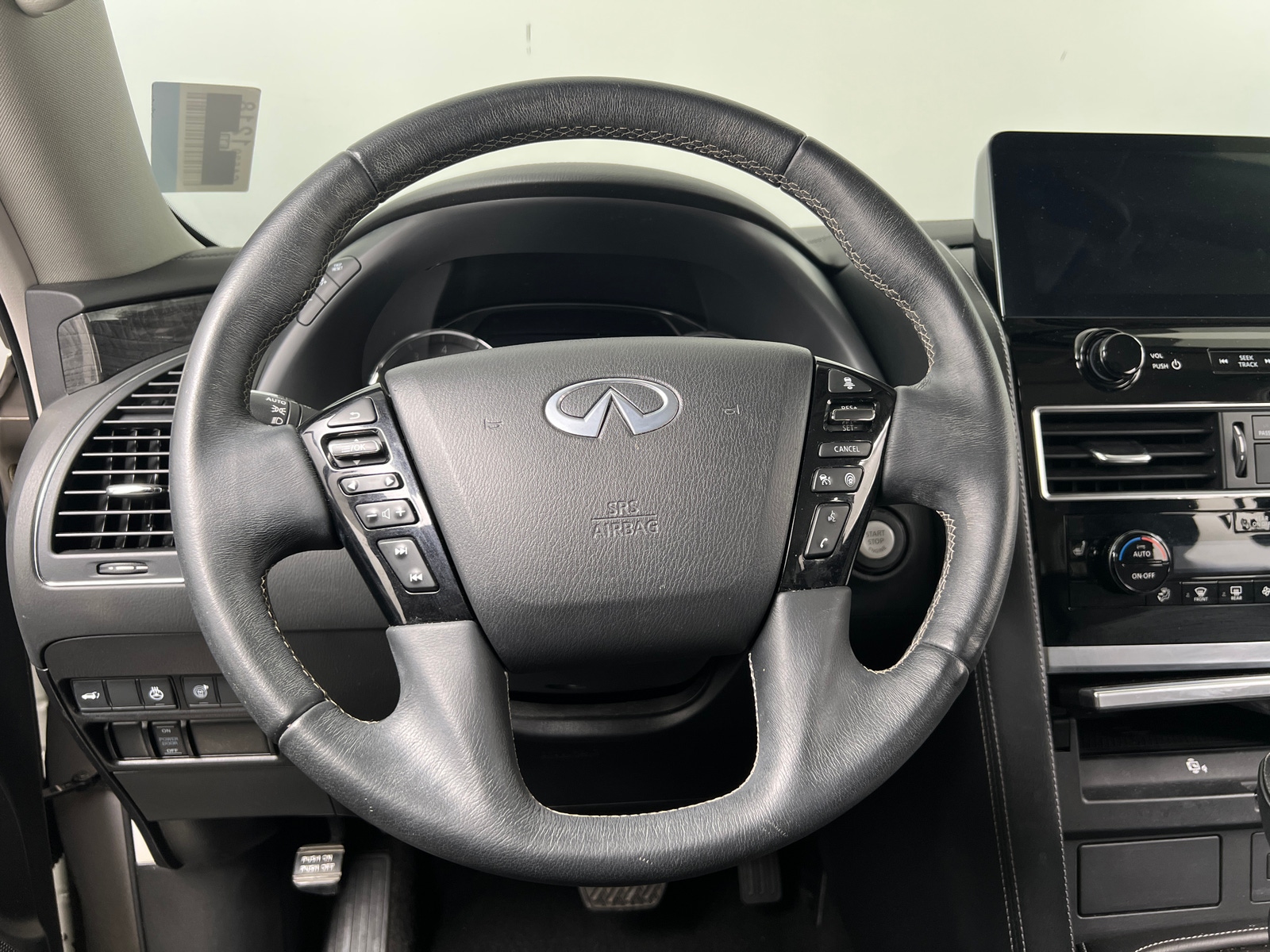 Thumbnail: 2023 INFINITI QX80 - 4