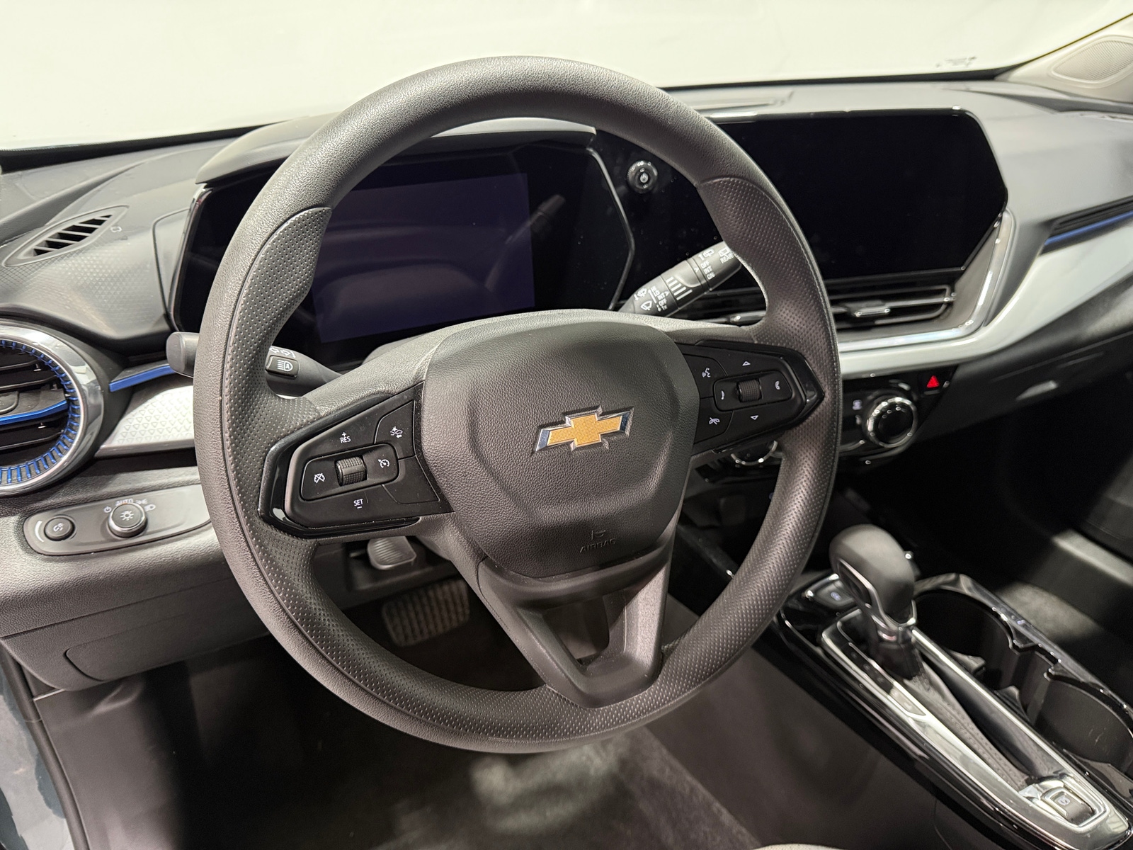 Thumbnail: 2025 Chevrolet Trax - 5