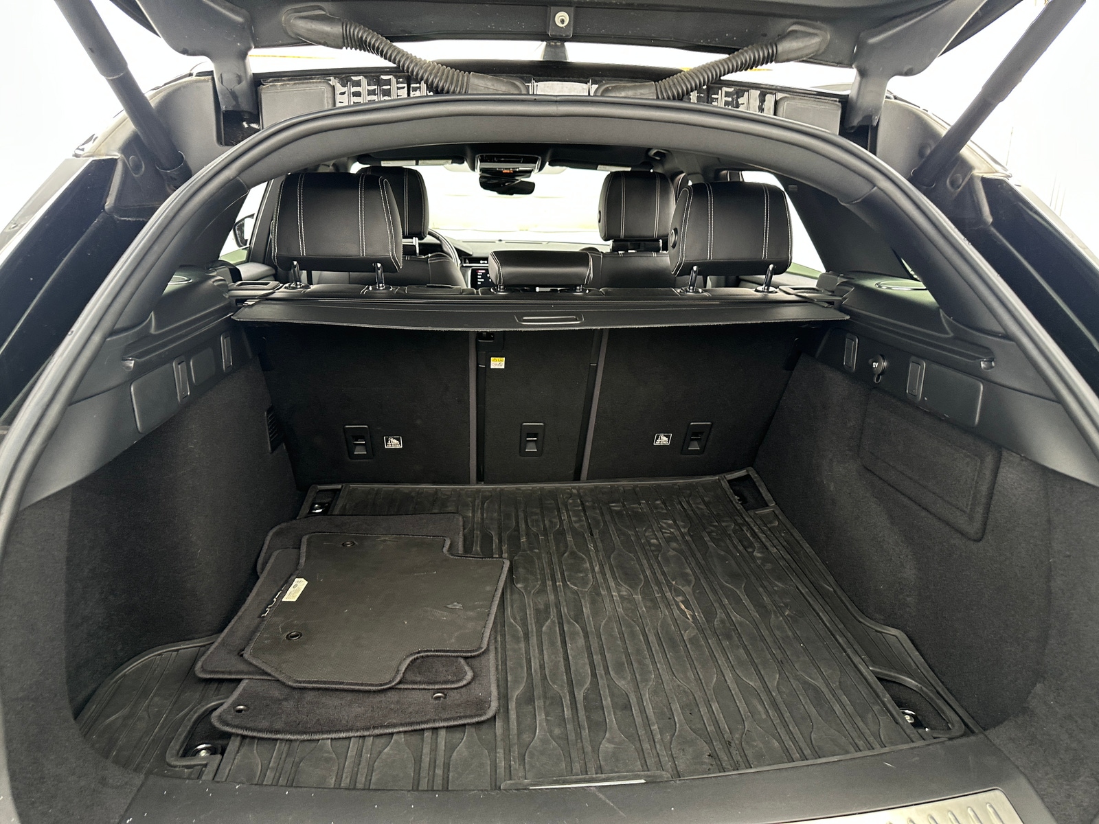 Thumbnail: 2018 Land Rover Range Rover Velar - 6