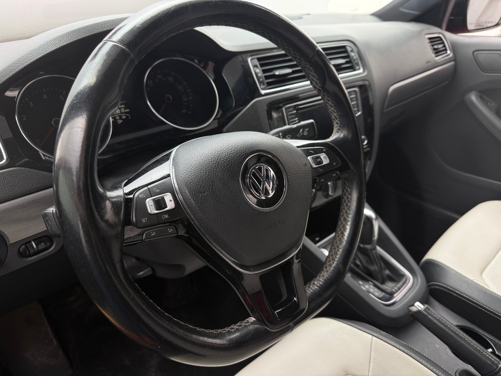 Thumbnail: 2016 Volkswagen Jetta - 4