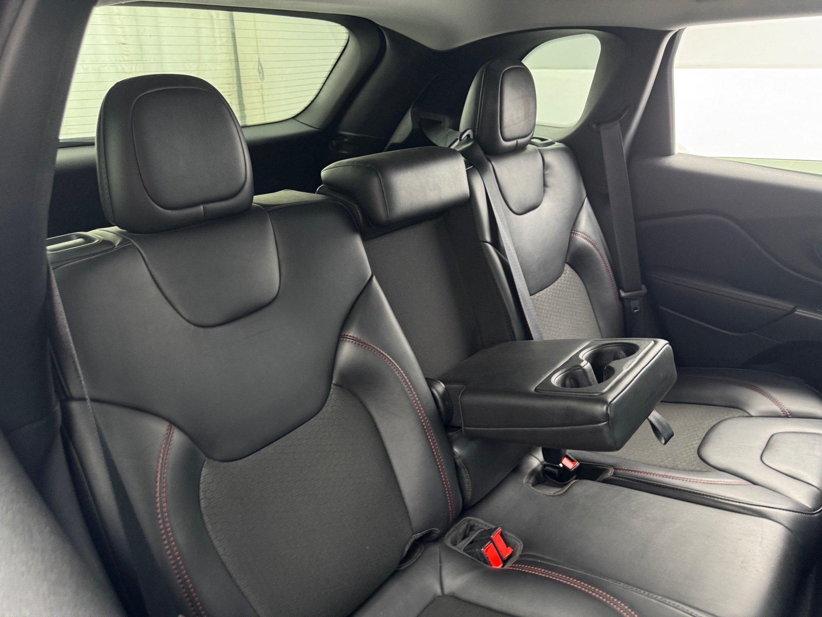 Thumbnail: 2020 Jeep Cherokee - 6