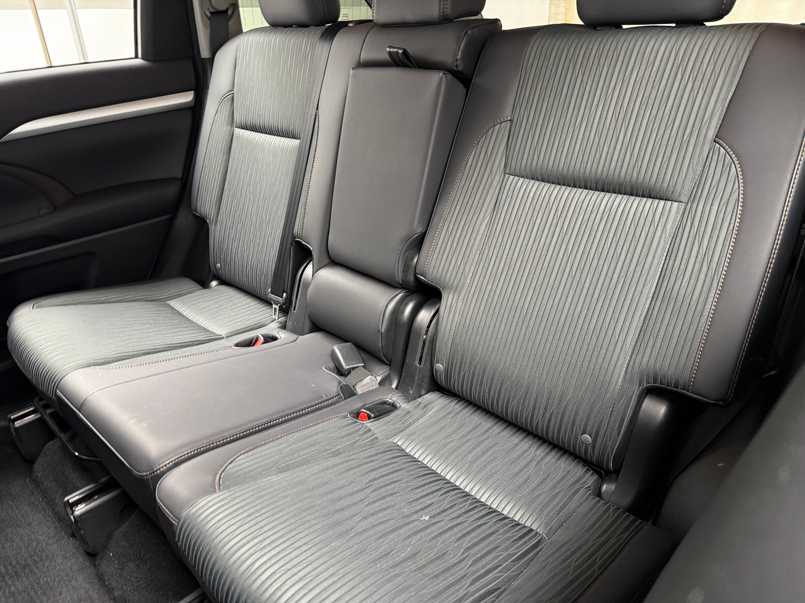 Thumbnail: 2015 Toyota Highlander - 6