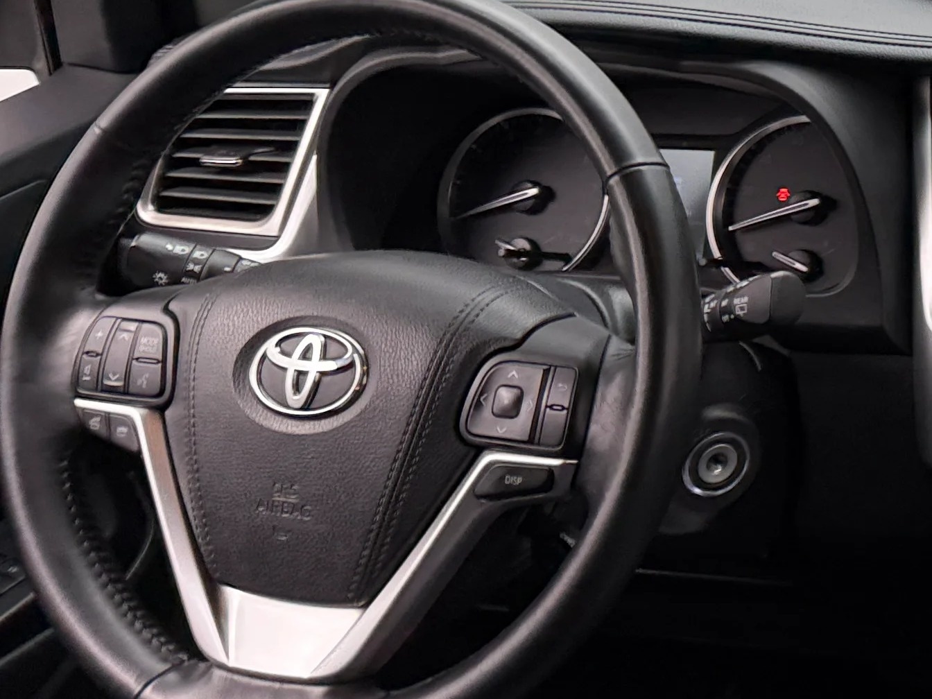 Thumbnail: 2015 Toyota Highlander - 5