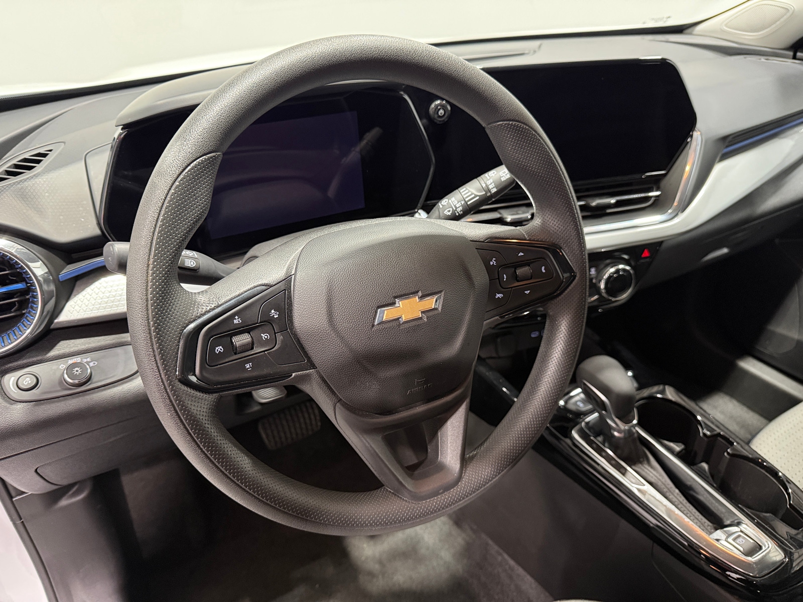 Thumbnail: 2025 Chevrolet Trax - 5