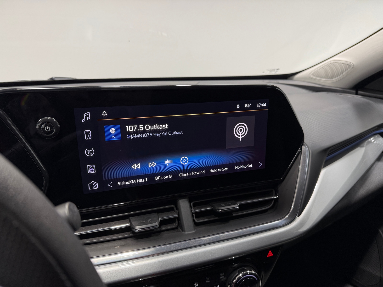 Thumbnail: 2025 Chevrolet Trax - 4