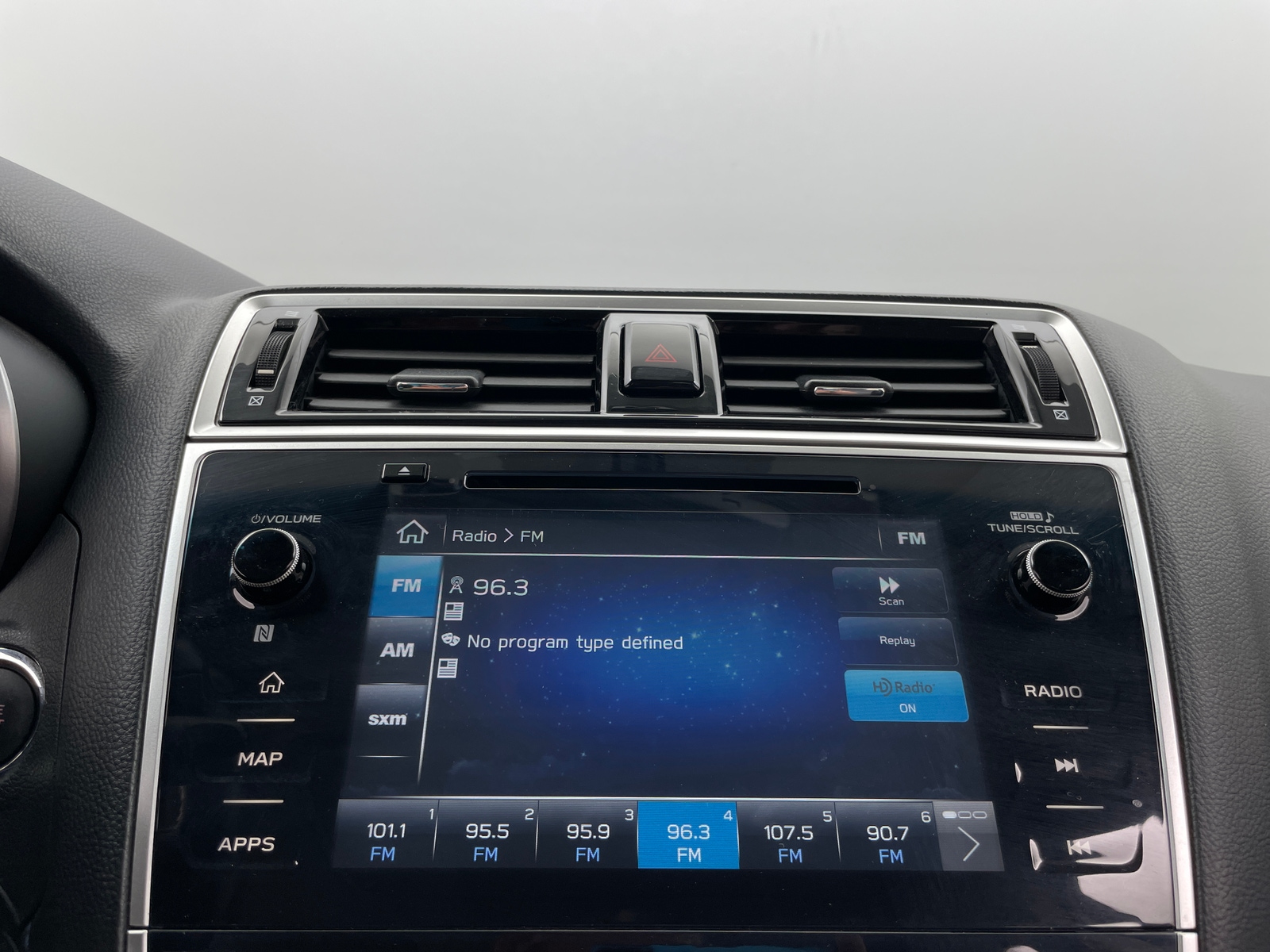 Thumbnail: 2018 Subaru Legacy - 4