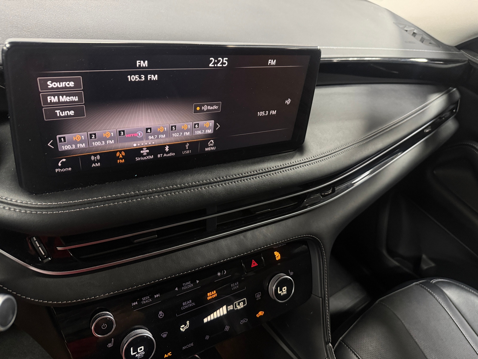 Thumbnail: 2023 INFINITI QX60 - 3