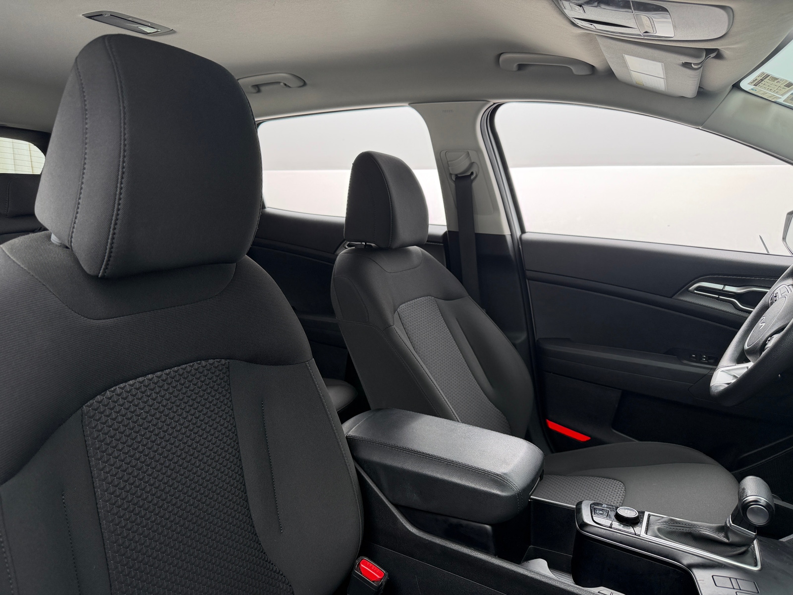 Thumbnail: 2025 Kia Sportage - 2