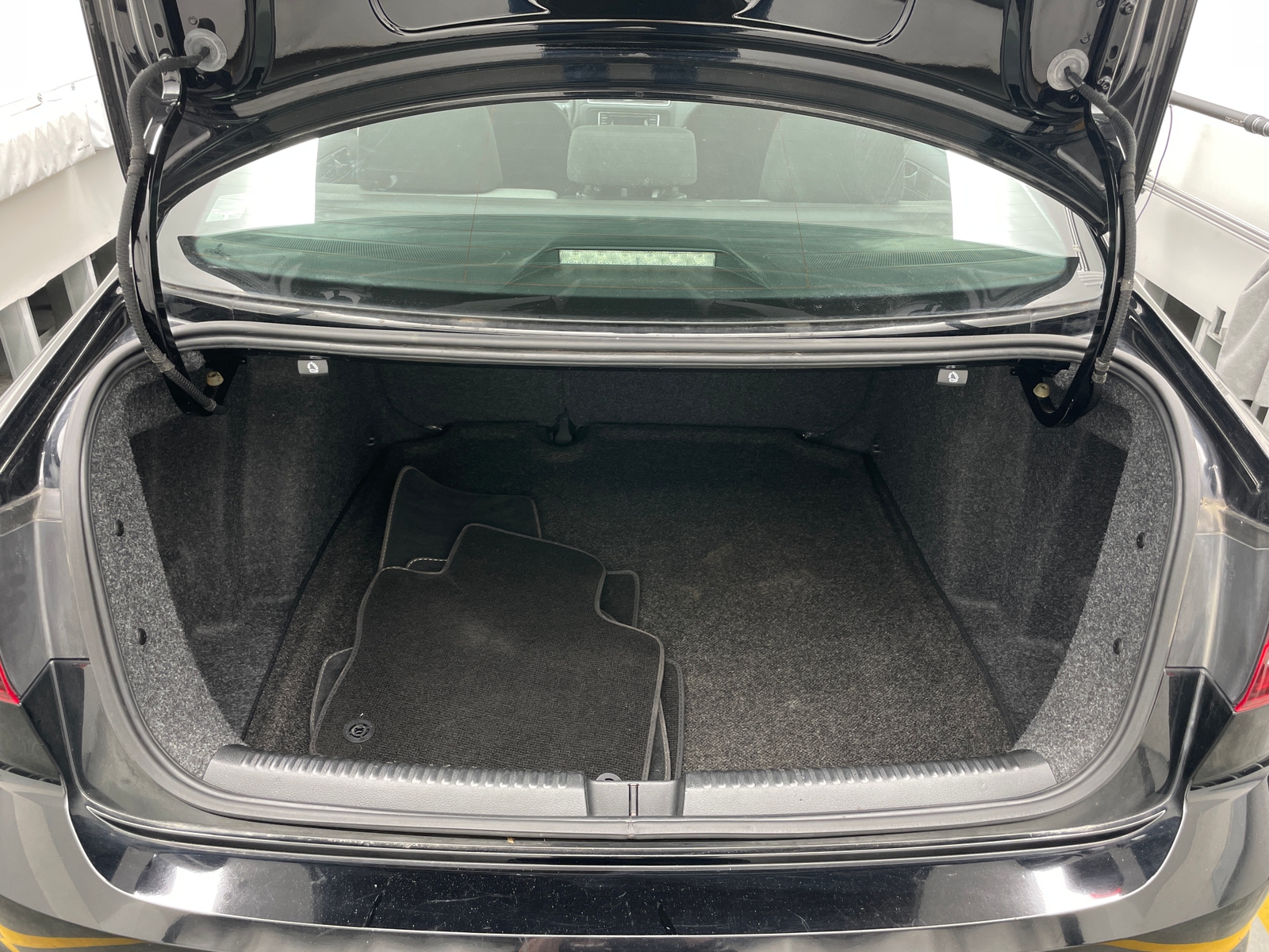 Thumbnail: 2017 Volkswagen Jetta - 7