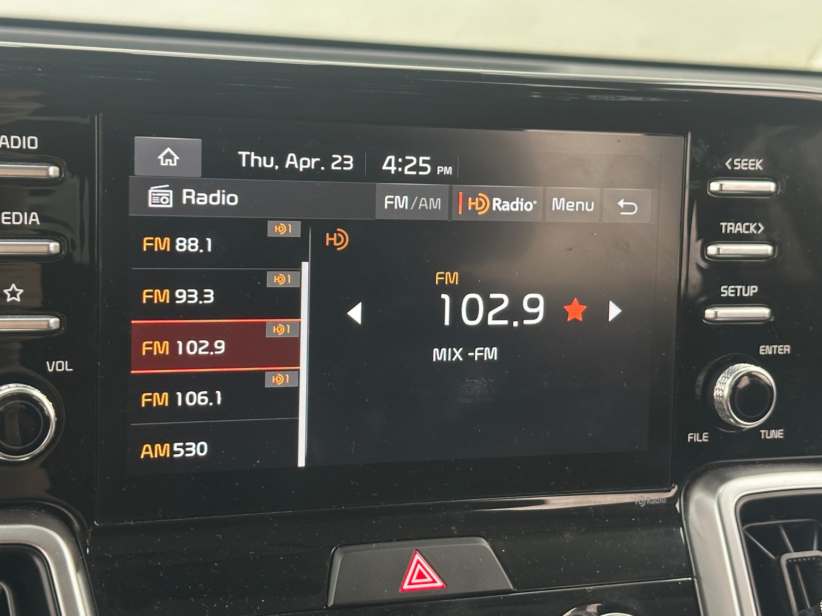 Thumbnail: 2023 Kia Sorento - 4
